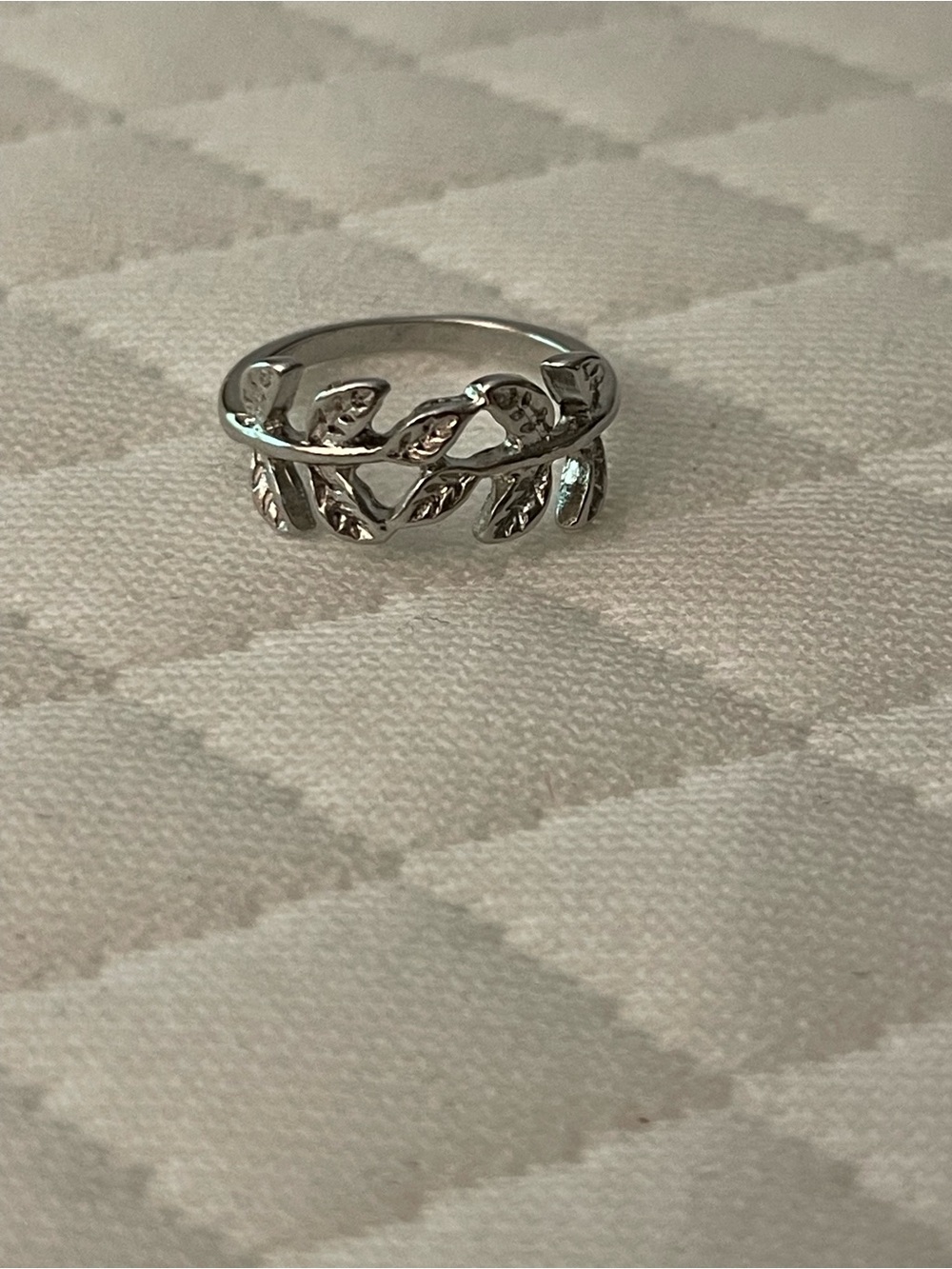 Sterling Silver Leaf Band Ring - Silver Leaf Motif